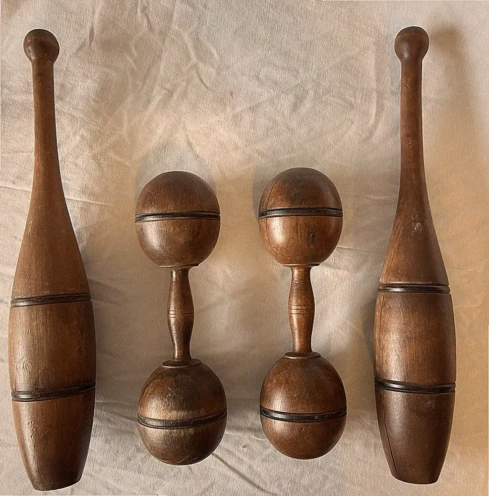 Antique Wooden Juggling Pins & Dumbbells – 4‑Piece Vintage Gym Set