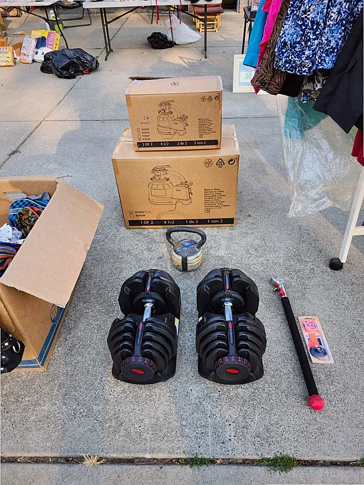 Great Condition Bowflex SelectTech 1090I Adjustable Dumbbells (Set of Two)