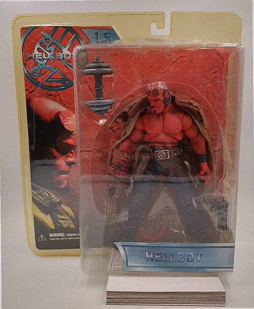 Mezco Toys HELLBOY 1.5 Action Figure with Dumbell Revolution Studios NIP