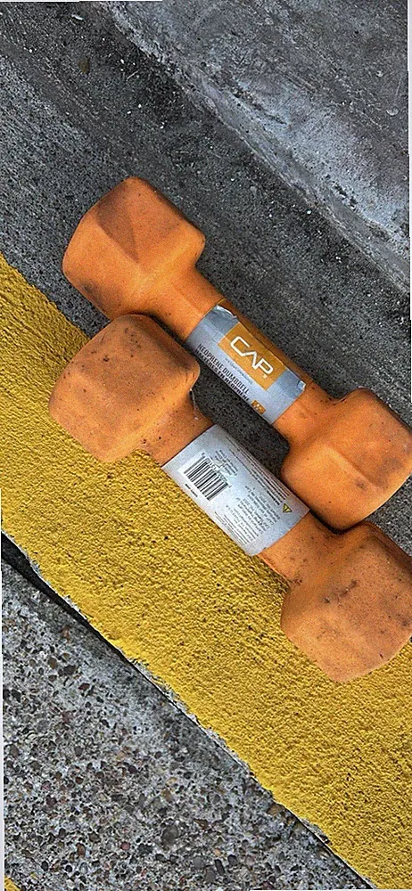 Pair of 8lb Cap Neoprene Dumbells New But Dirty/Scuffed New Free Fast Ship