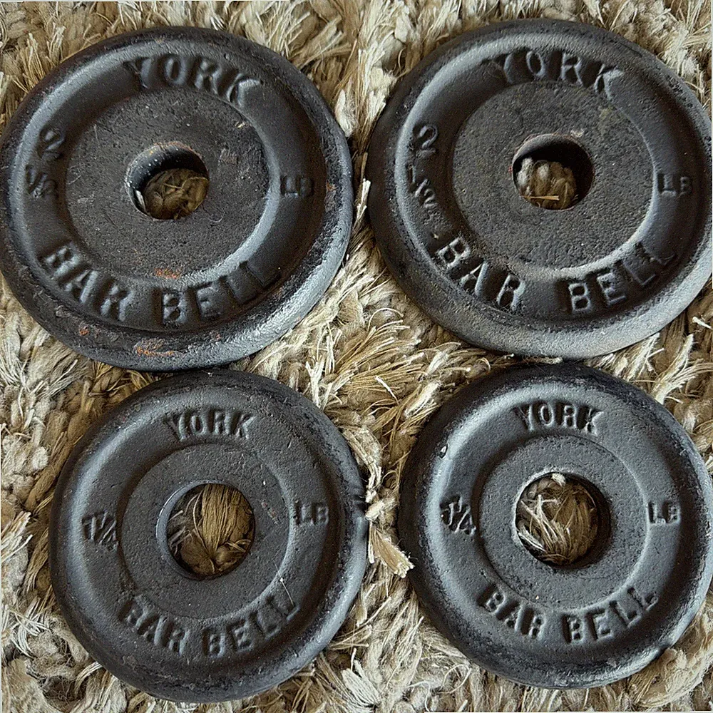 YORK BARBELL 7 1/2 total WEIGHT PLATES DUMBBELL 2 @ 2 1/2 lb and 2 @ 1 1/4 lb.